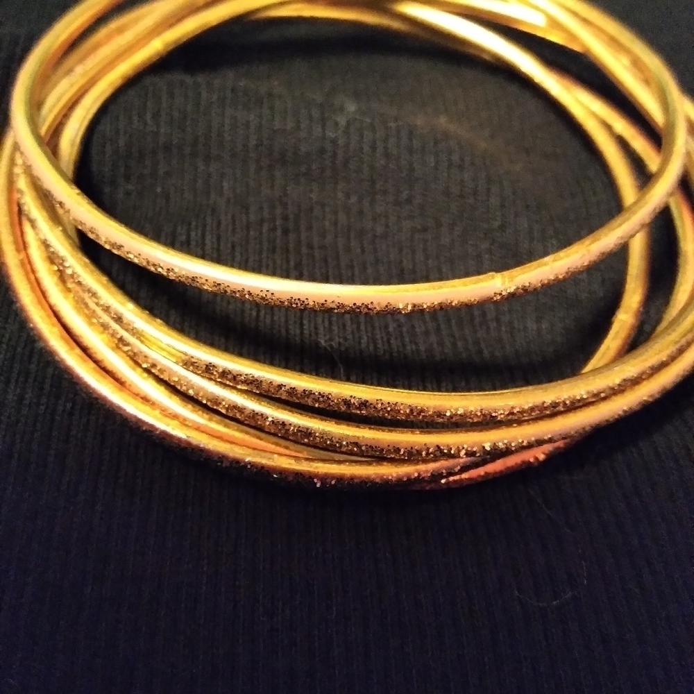 Beautiful Bangles - Picture 4 of 6
